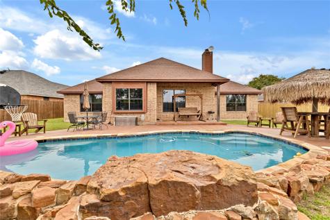 1813 Roadrunner Drive Weatherford TX 76088