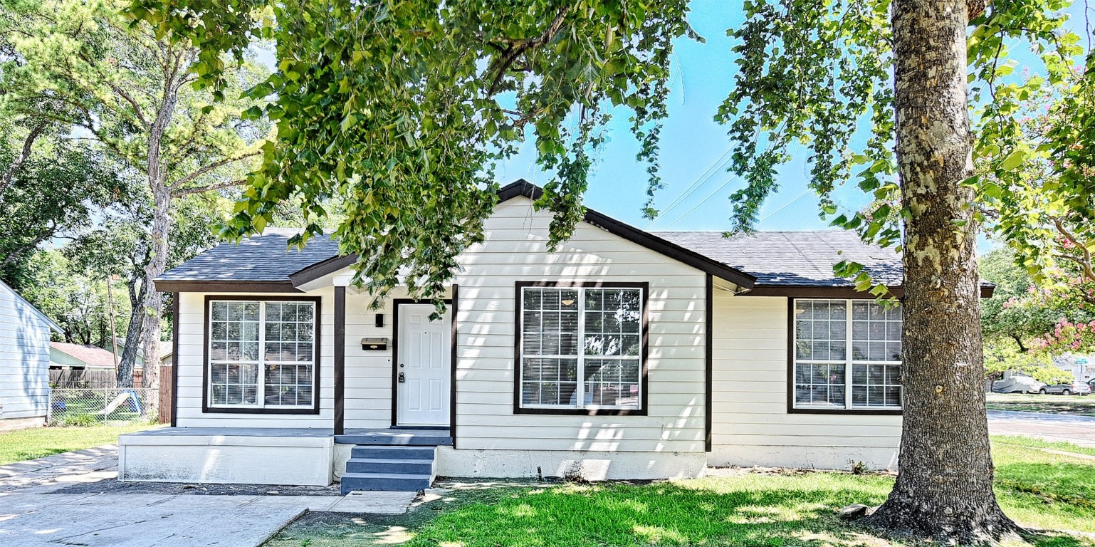 1405 Nash Street Garland TX 75042