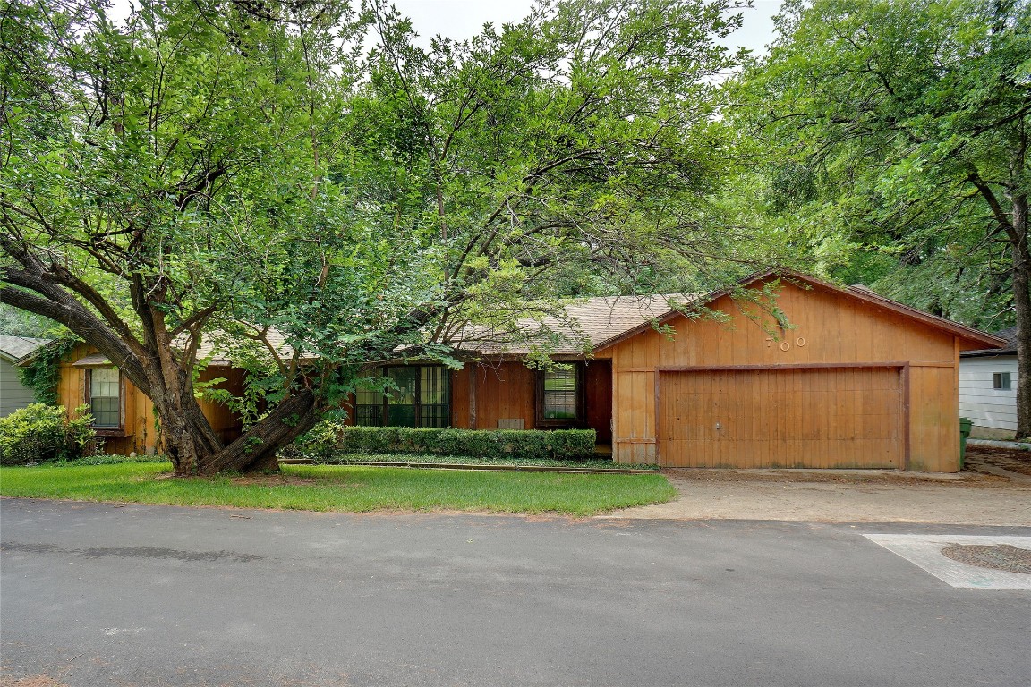 700 Lake Drive Lake Dallas TX 75065
