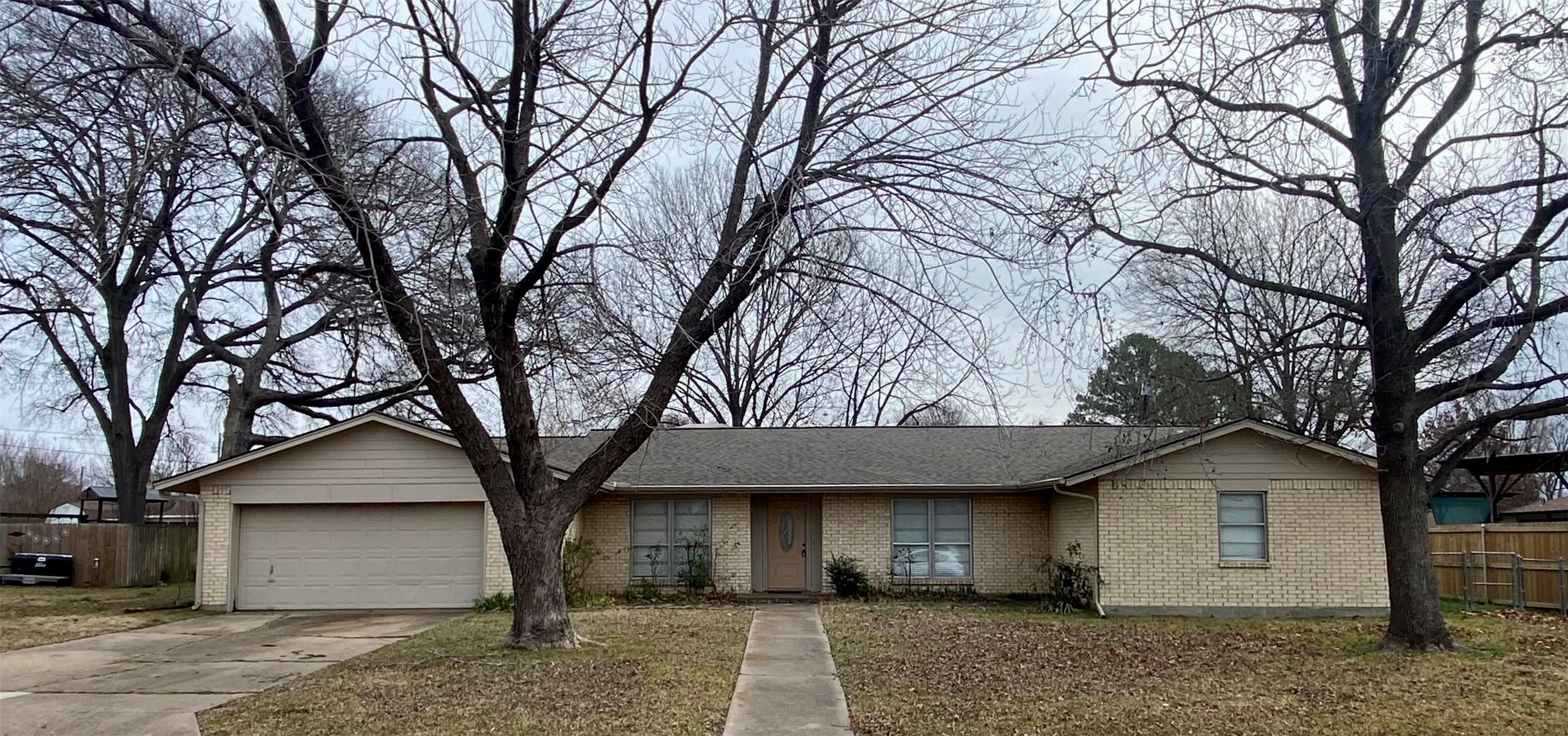 2004 Blue Bird Circle Bonham TX 75418