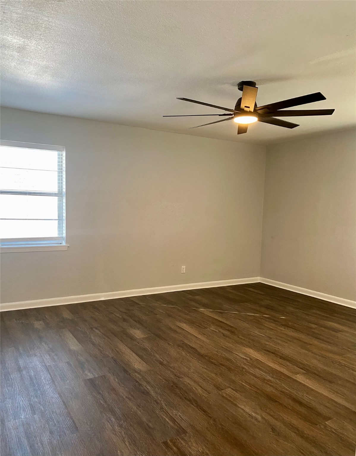2004 Blue Bird Circle Bonham TX 75418