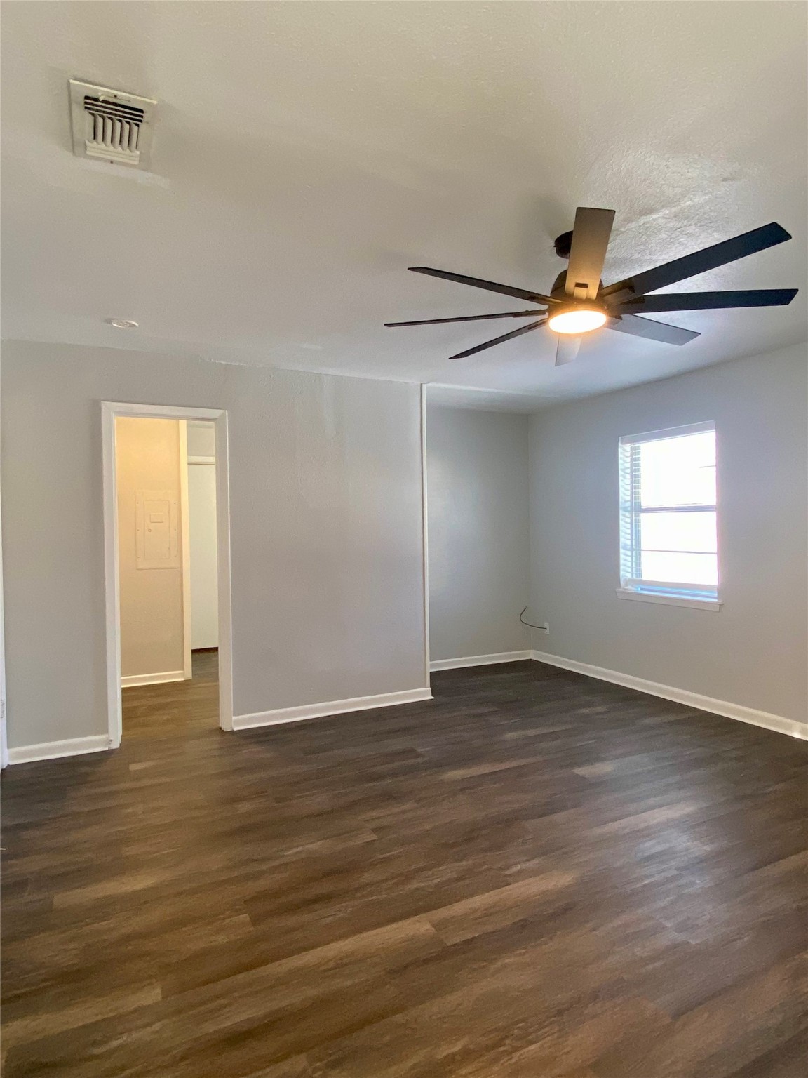 2004 Blue Bird Circle Bonham TX 75418