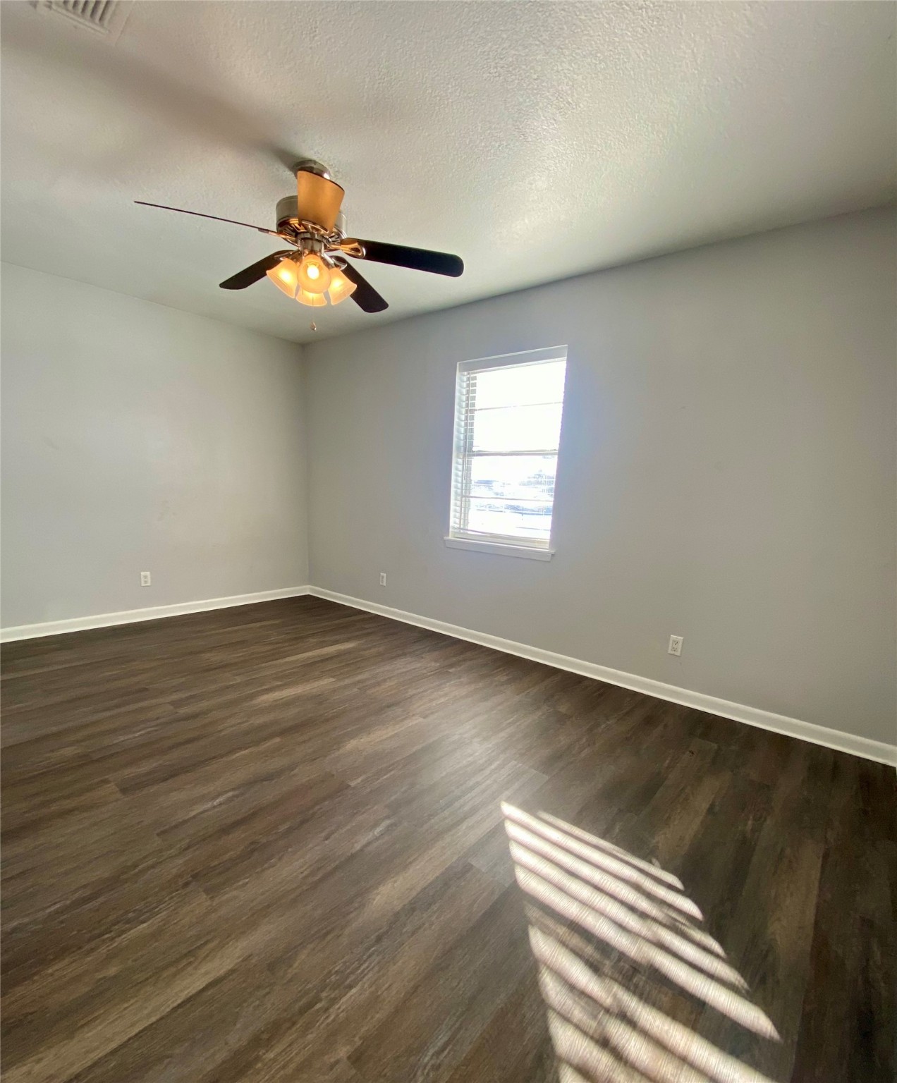 2004 Blue Bird Circle Bonham TX 75418
