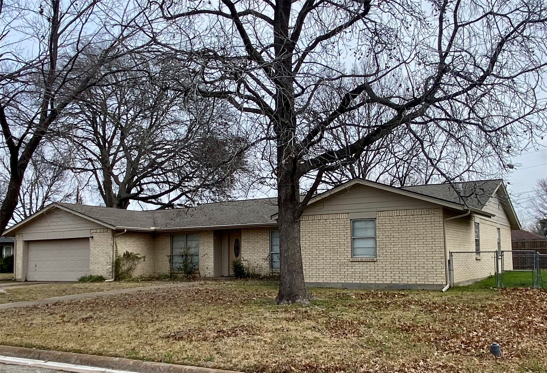 2004 Blue Bird Circle Bonham TX 75418
