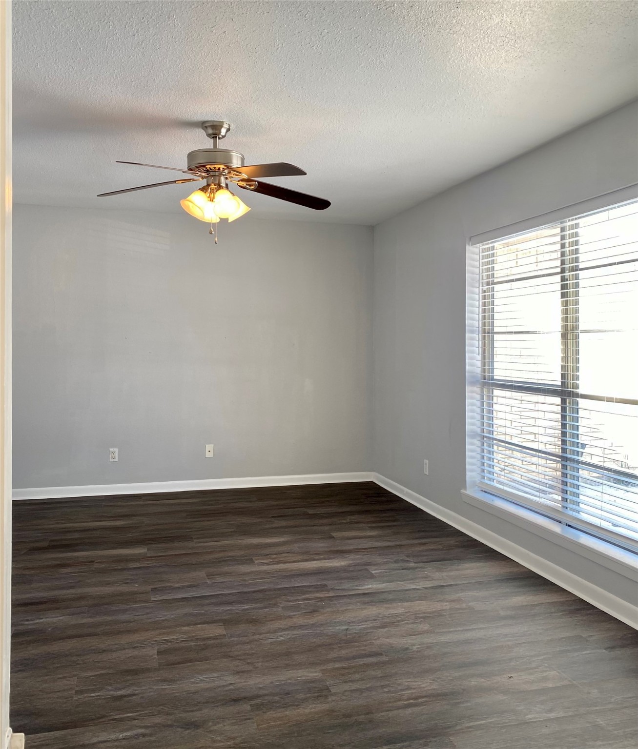 2004 Blue Bird Circle Bonham TX 75418