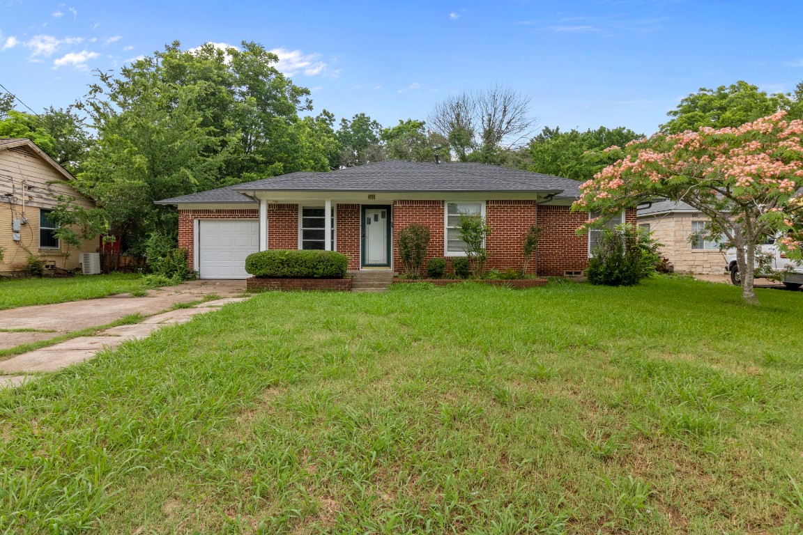 611 W Main Street Lancaster TX 75146