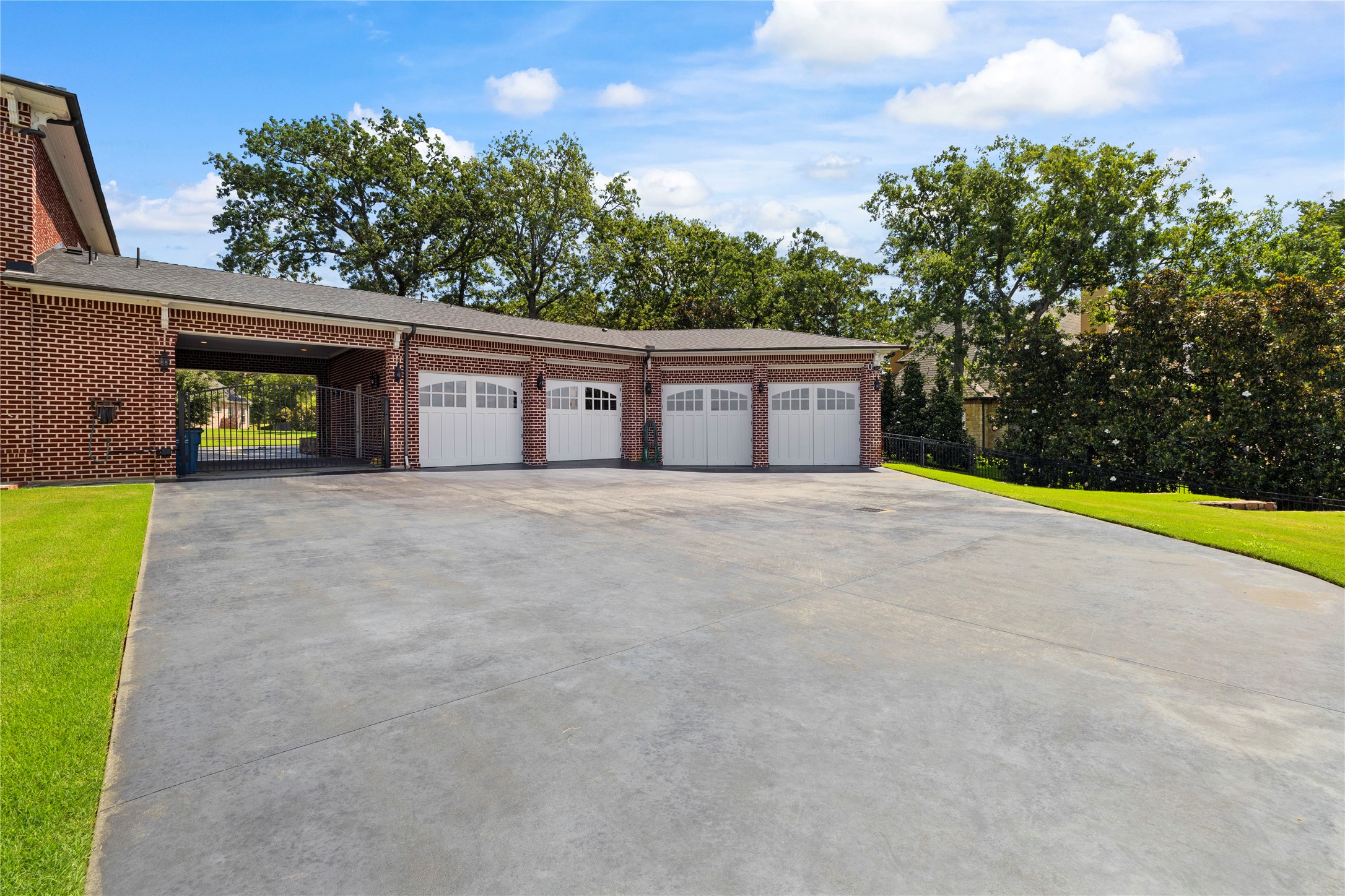 222 Eagles Bluff Boulevard Bullard TX 75757