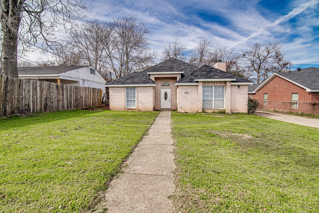 825 NE 29th Street Grand Prairie TX 75050
