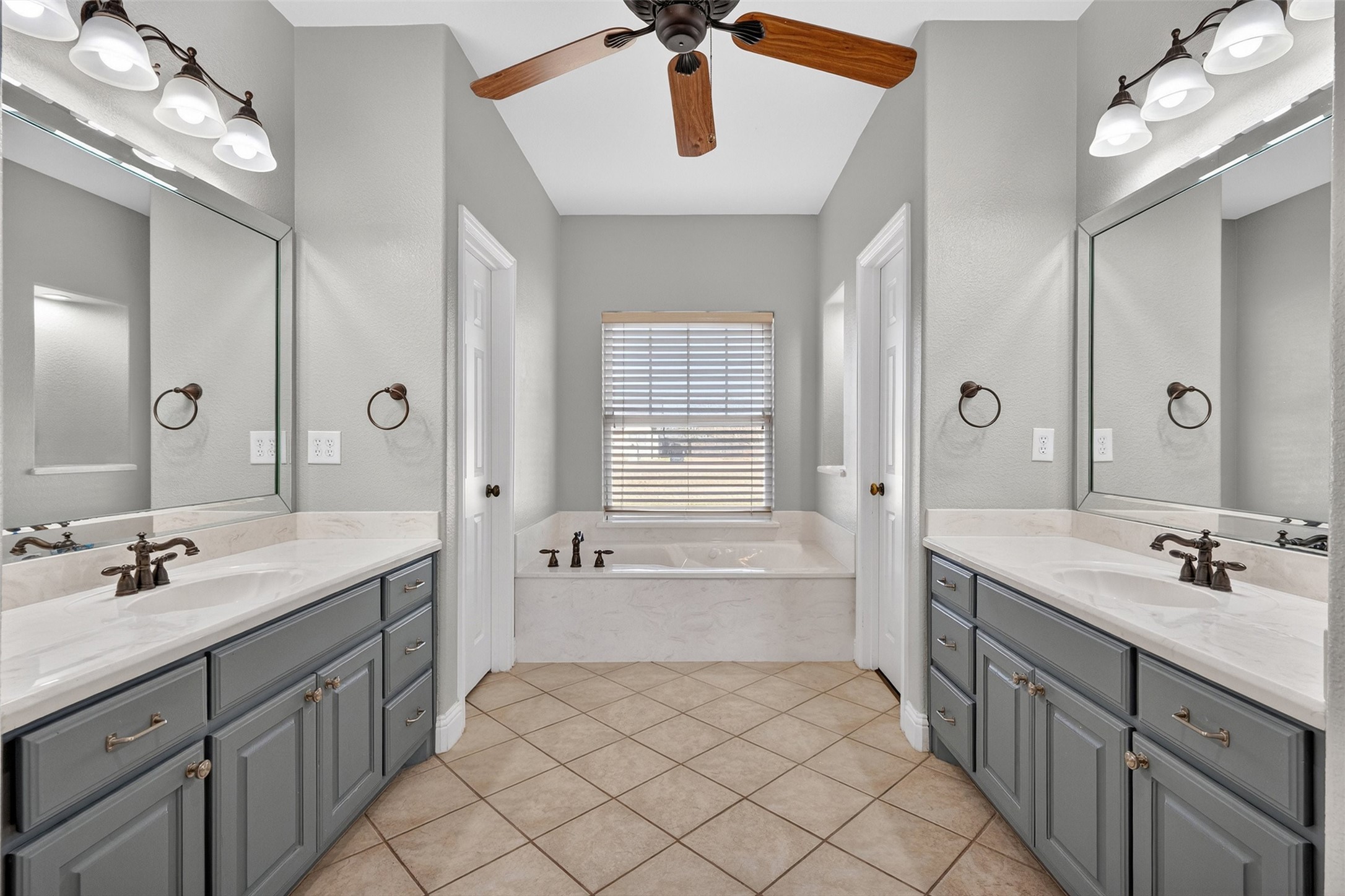 3250 Katy Kourt E Midlothian TX 76065