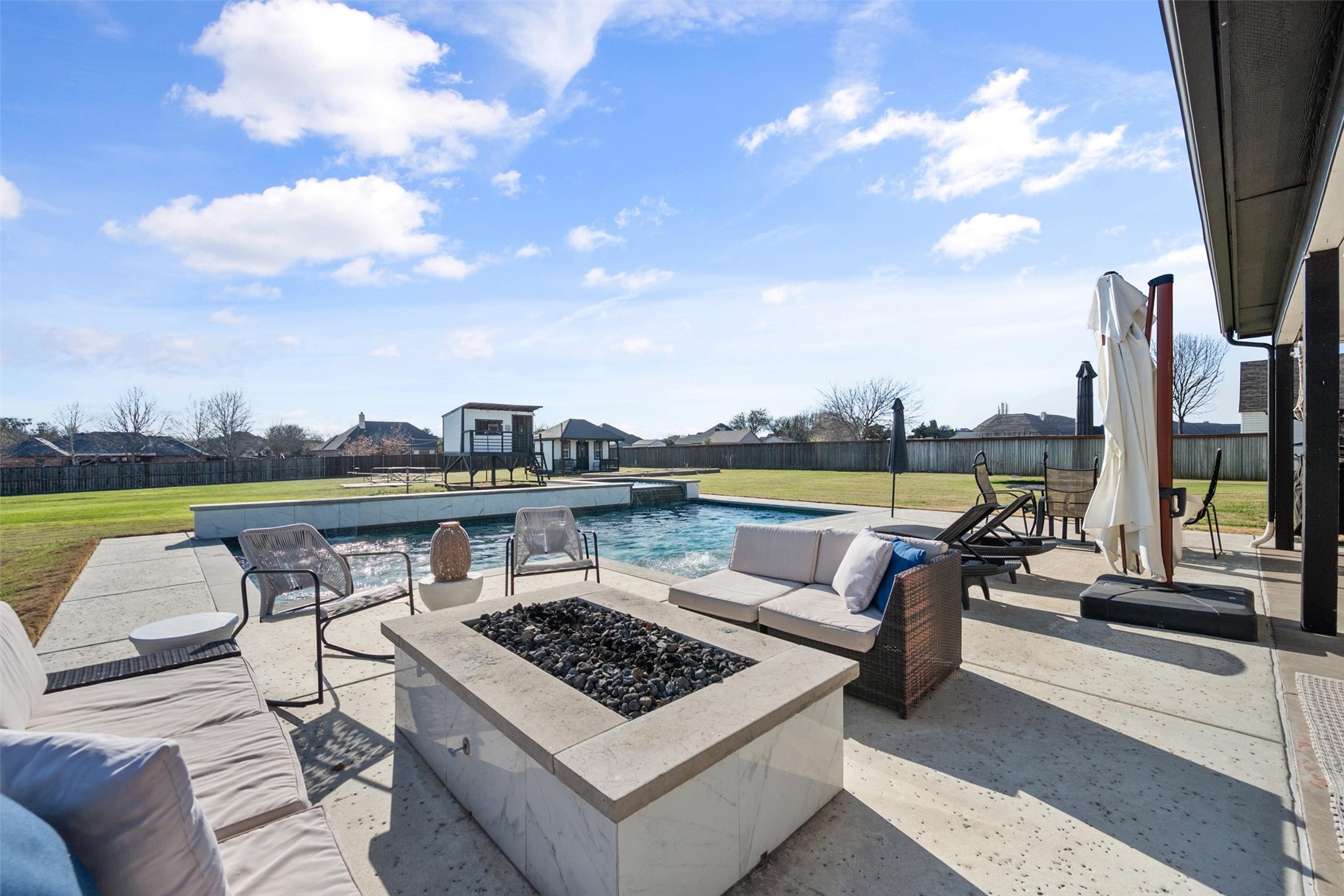 3250 Katy Kourt E Midlothian TX 76065