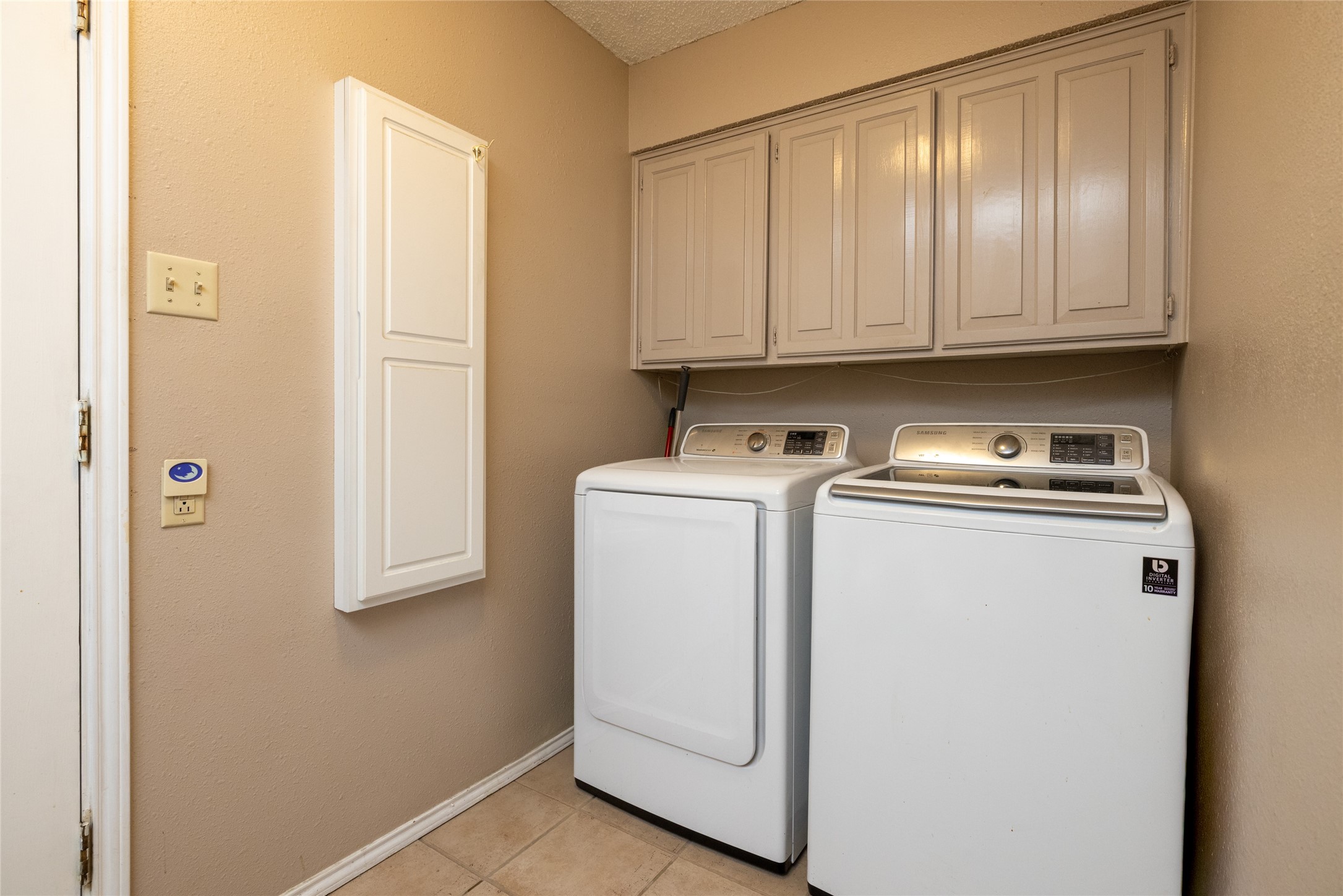 215 Mountainview Drive Hurst TX 76054
