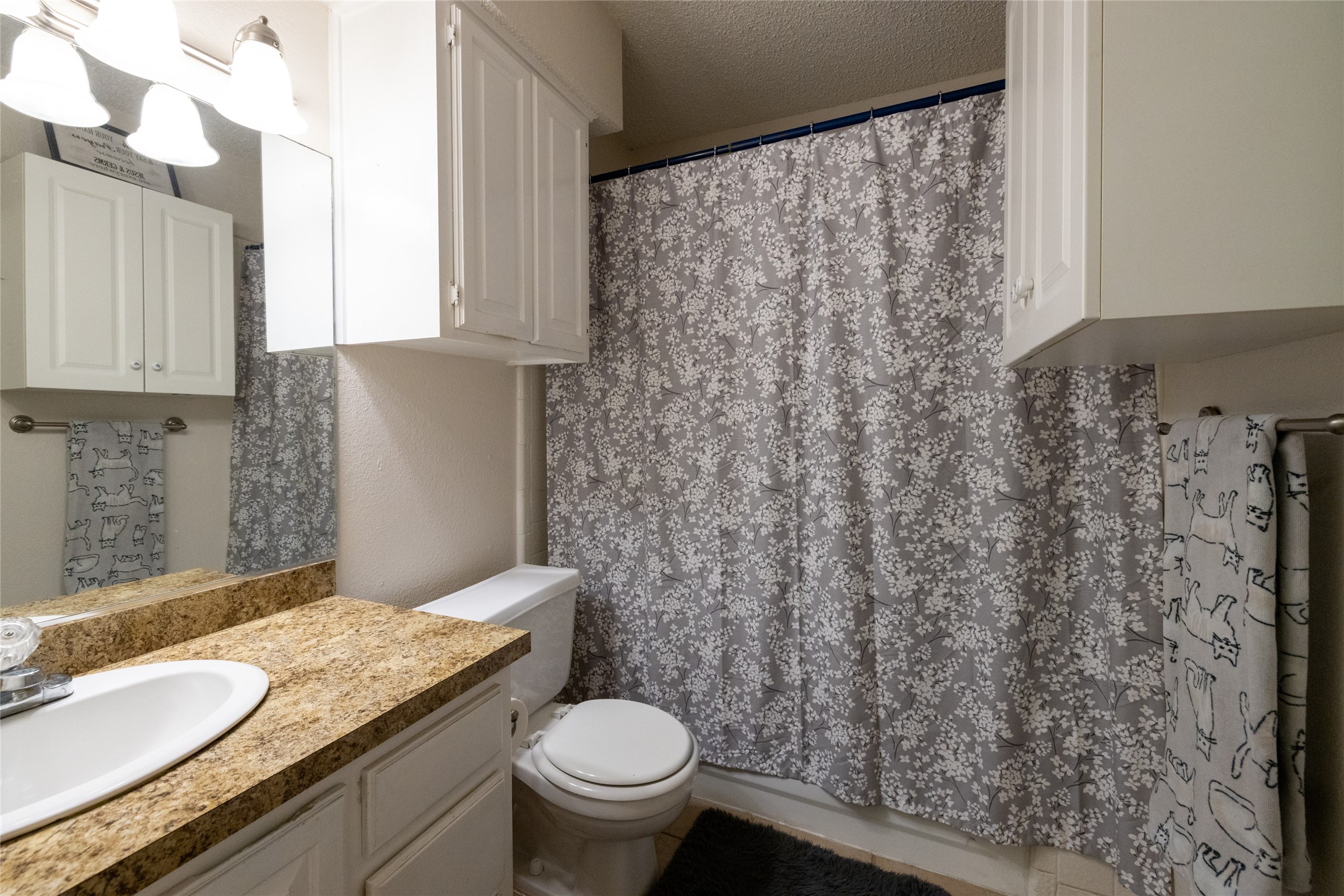 215 Mountainview Drive Hurst TX 76054