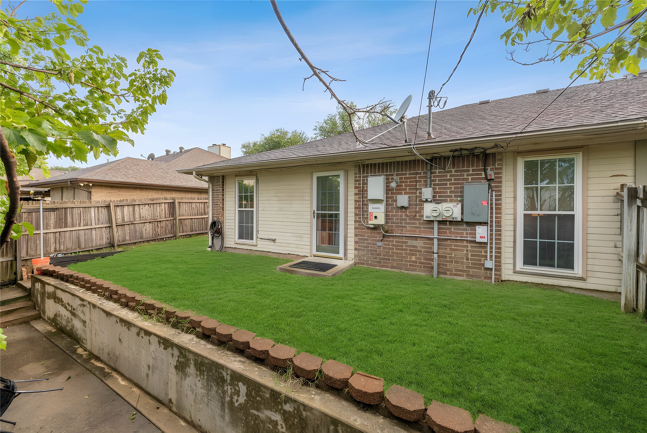 215 Mountainview Drive Hurst TX 76054