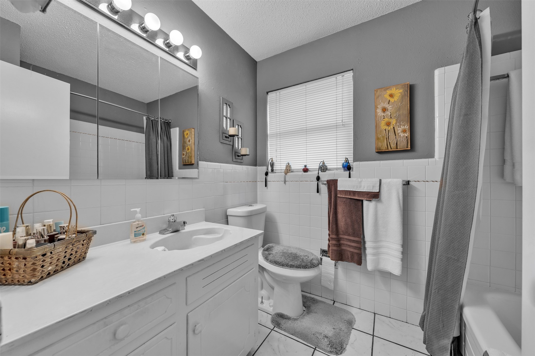 19 Page Street Hurst TX 76053