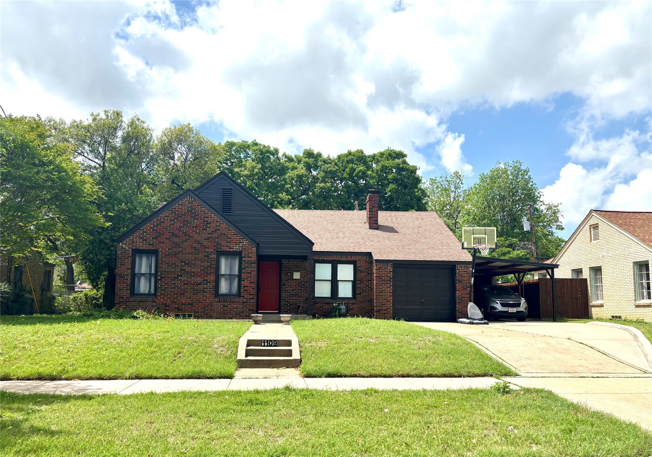 1109 Bonnie Brae Avenue Fort Worth TX 76111
