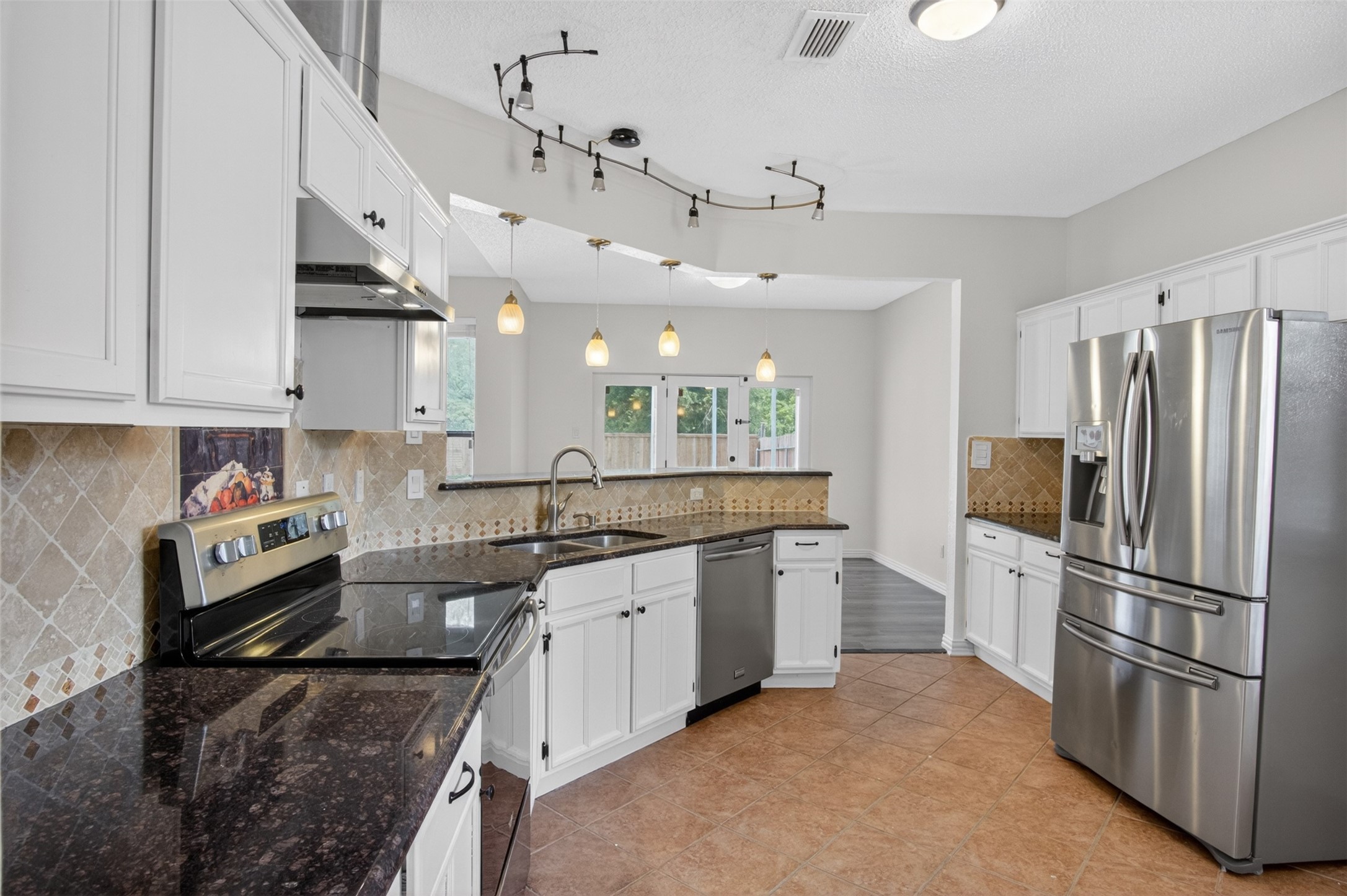 6018 Shattuck Drive Garland TX 75044