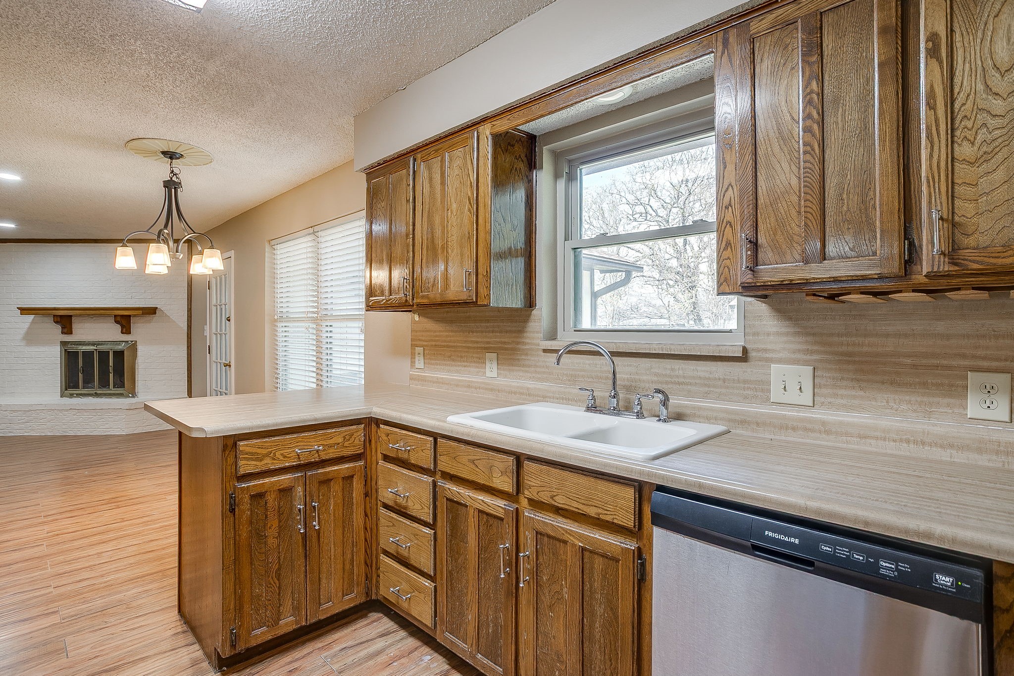 620 Donna Court Burleson TX 76028