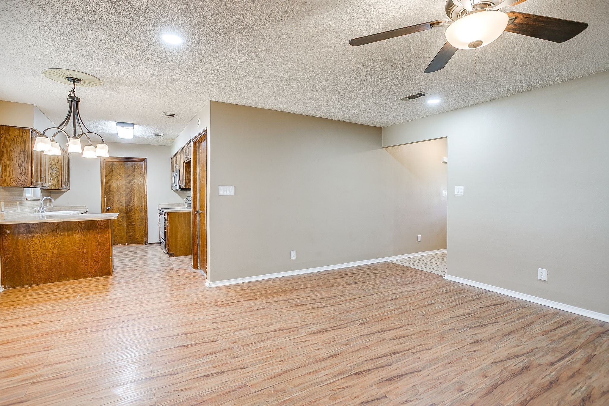 620 Donna Court Burleson TX 76028