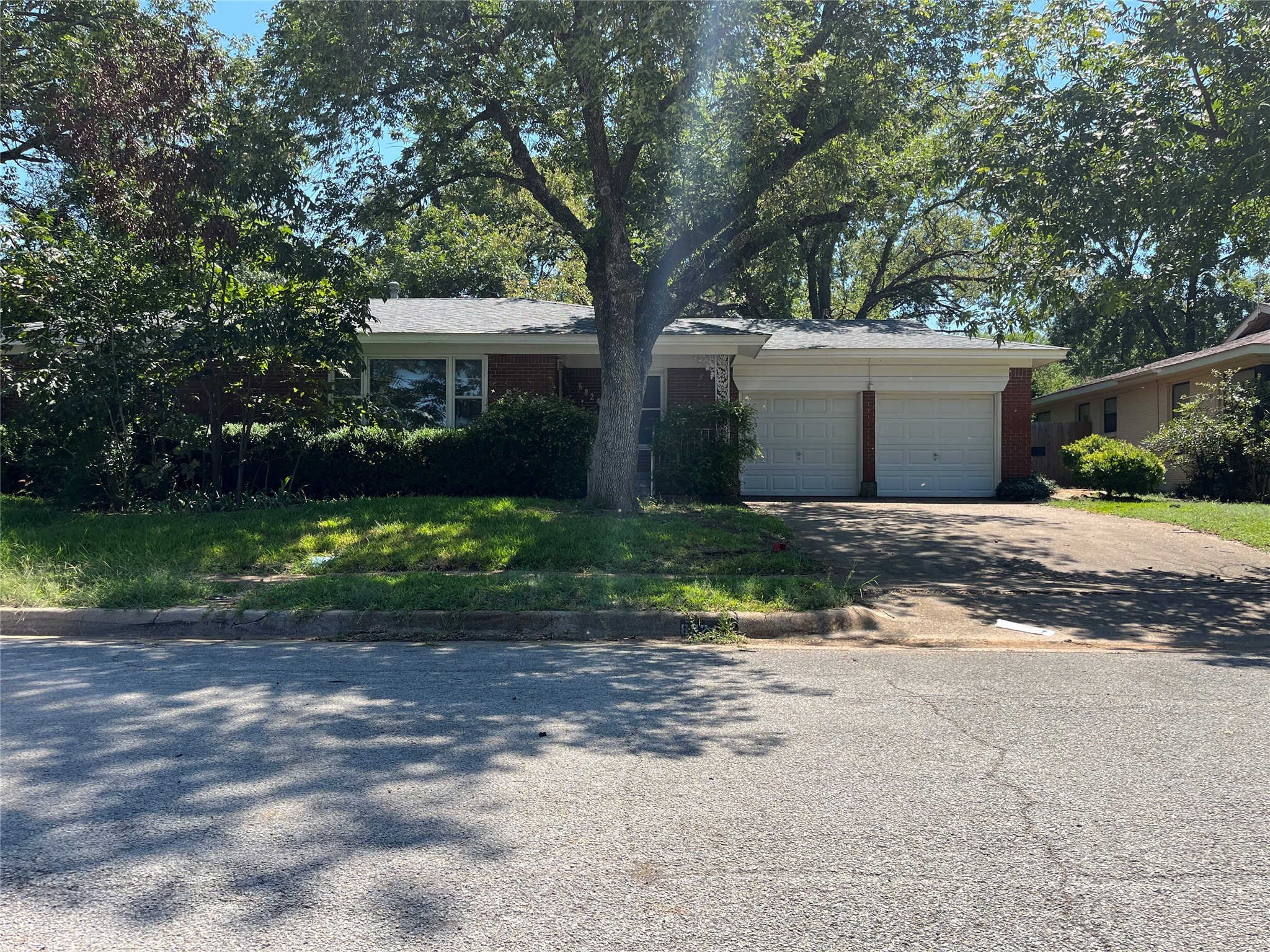 6824 Jewell Avenue Fort Worth TX 76112