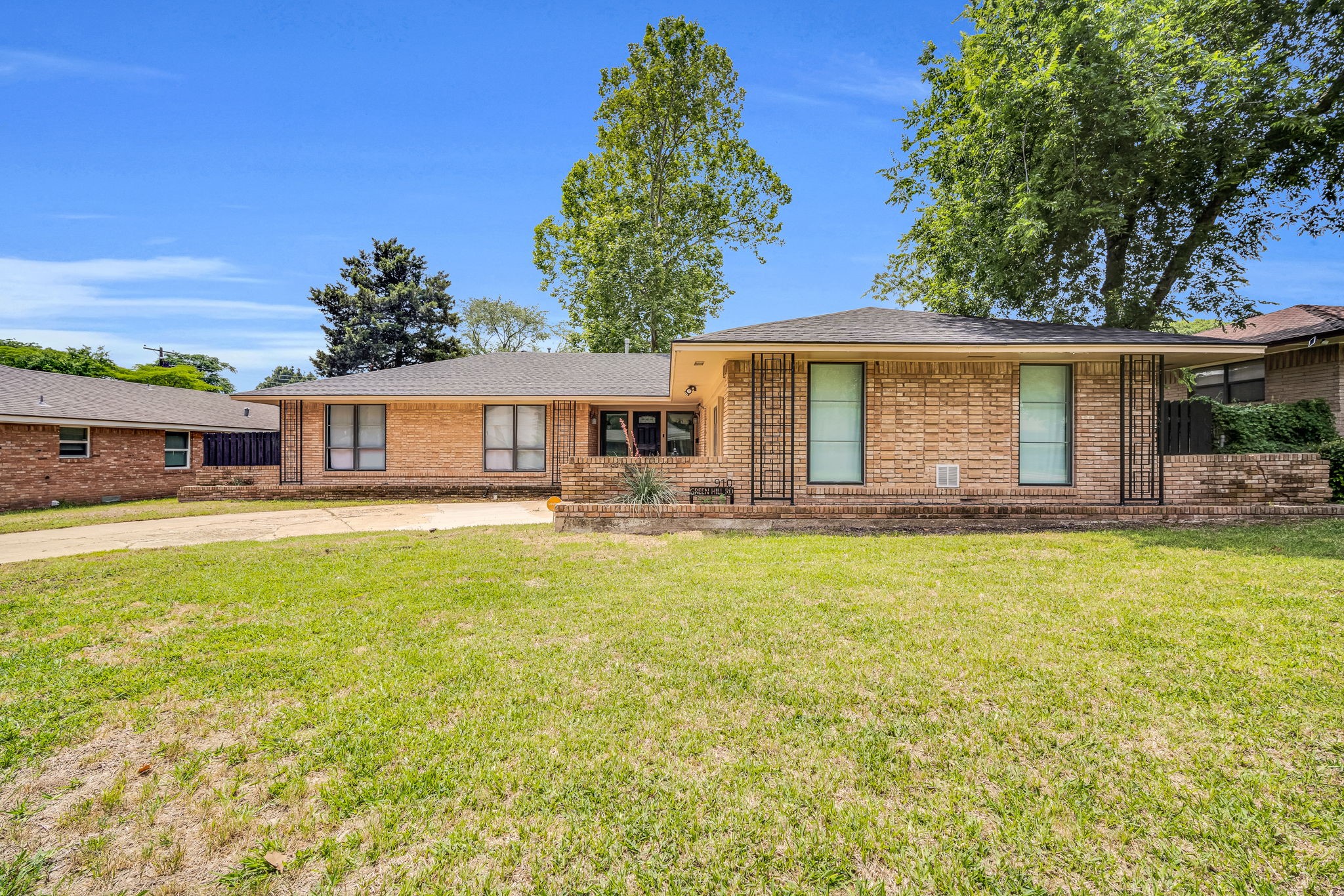 910 Green Hill Road Dallas TX 75232