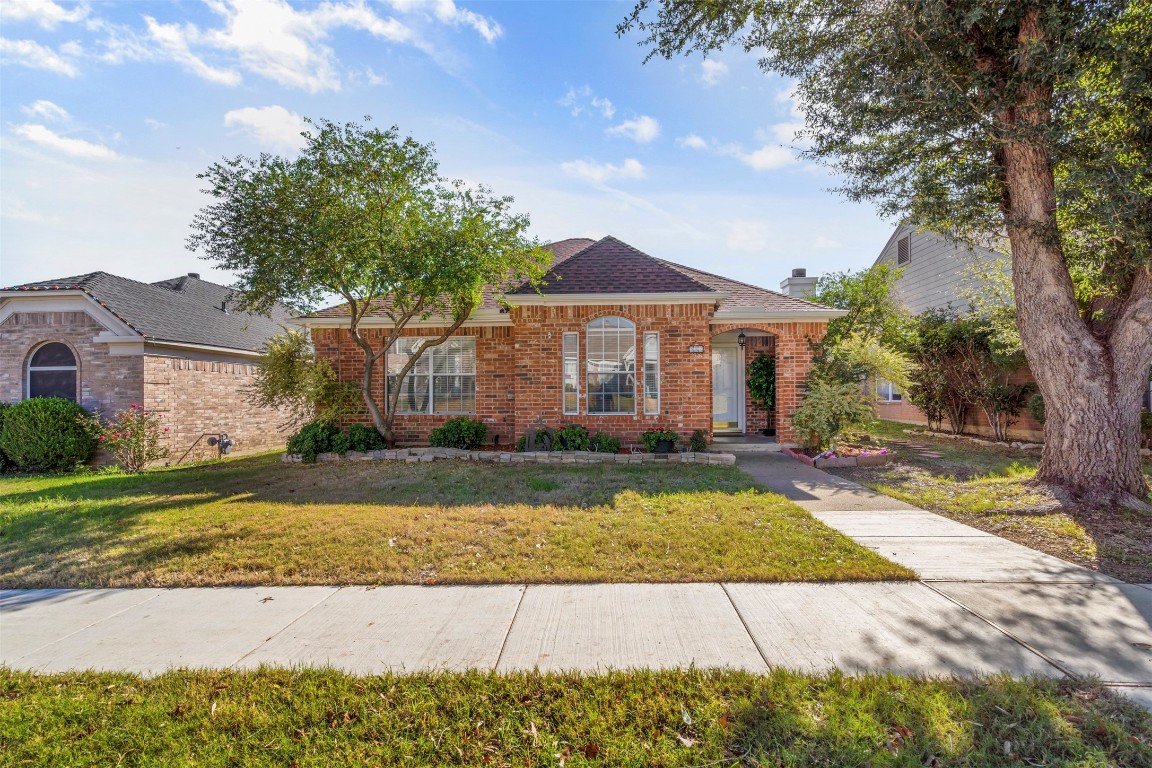 857 Chaparral Drive Grand Prairie TX 75052