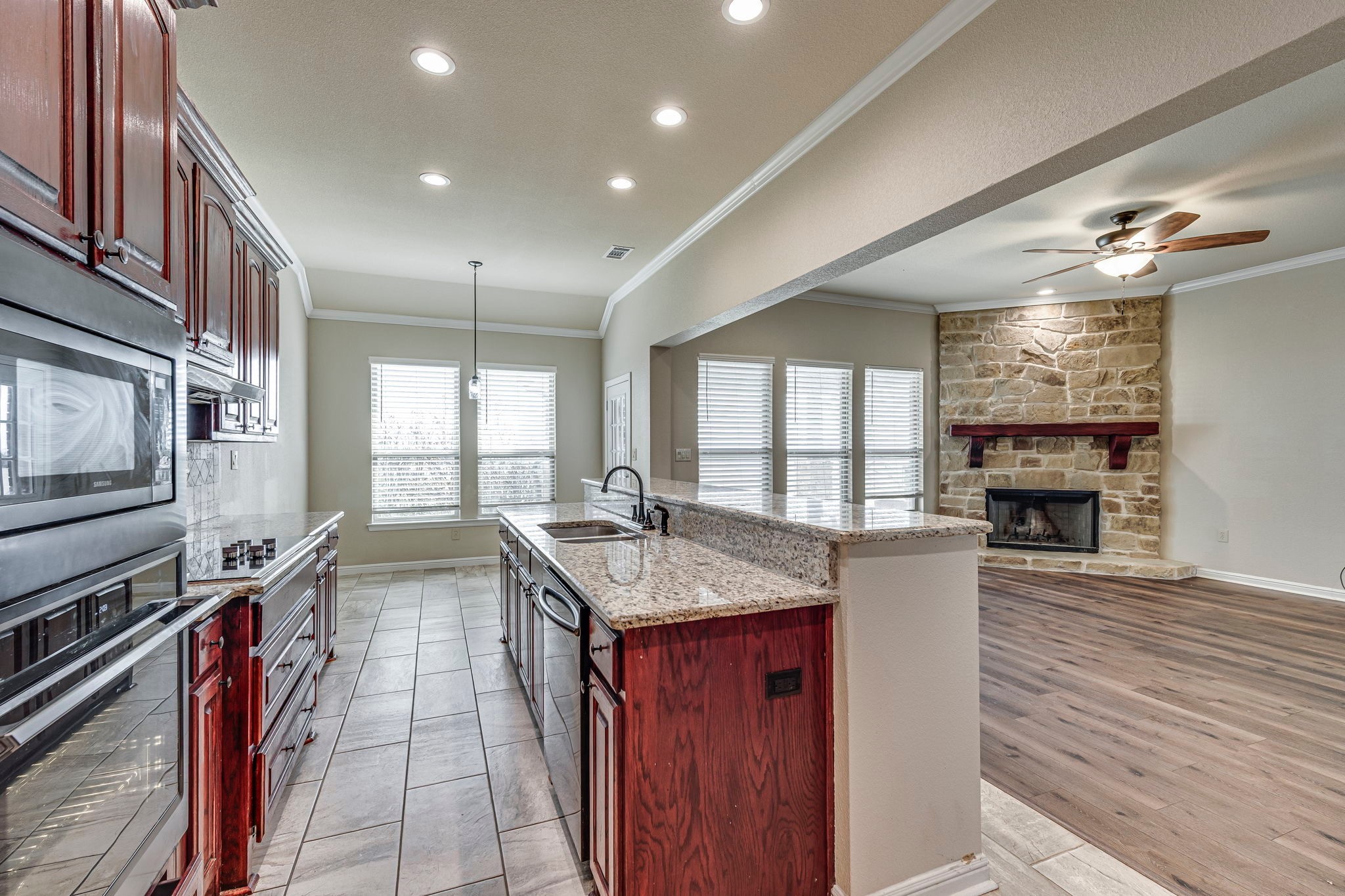 901 Hoyt Road Waxahachie TX 75167