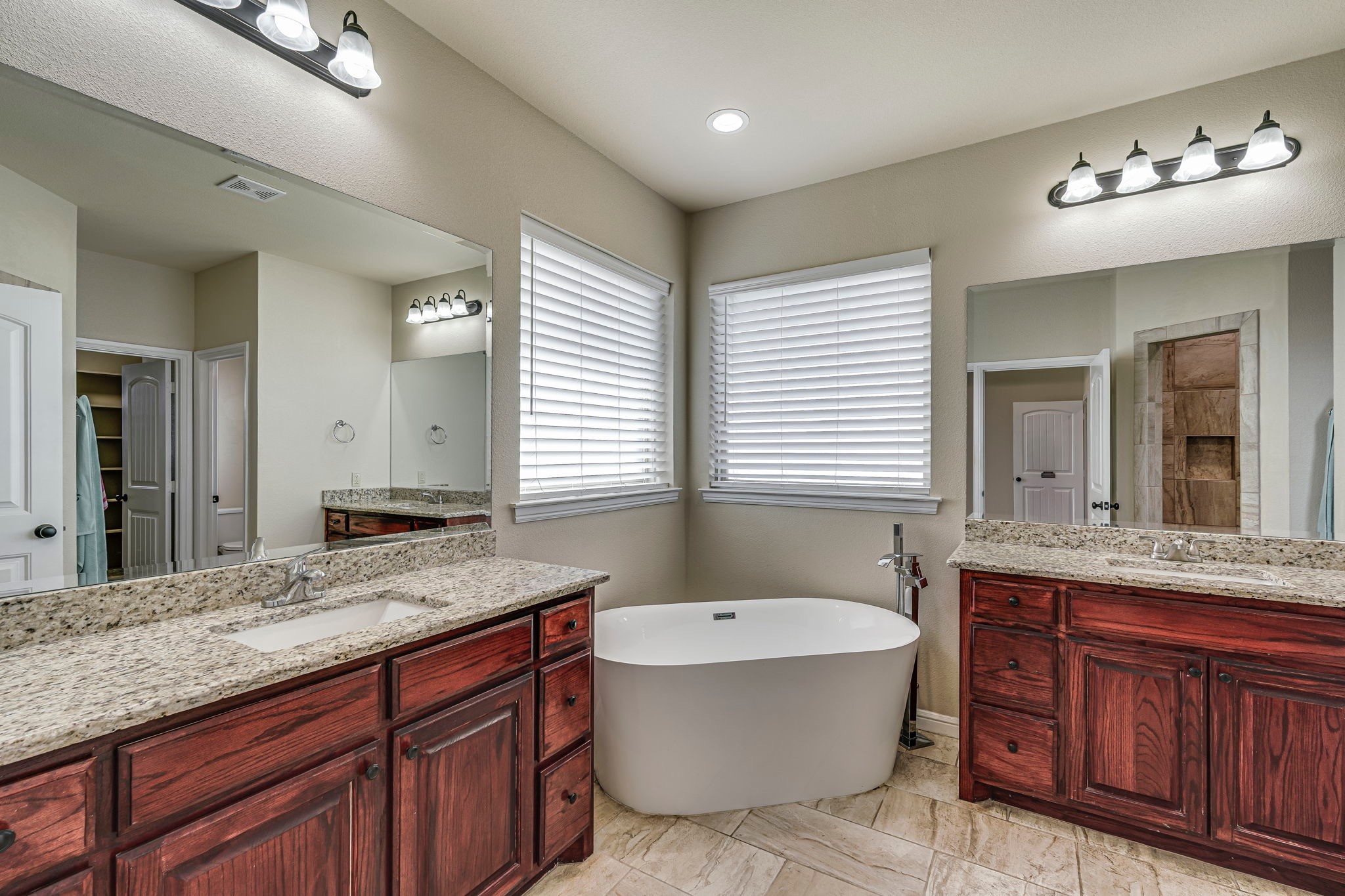 901 Hoyt Road Waxahachie TX 75167