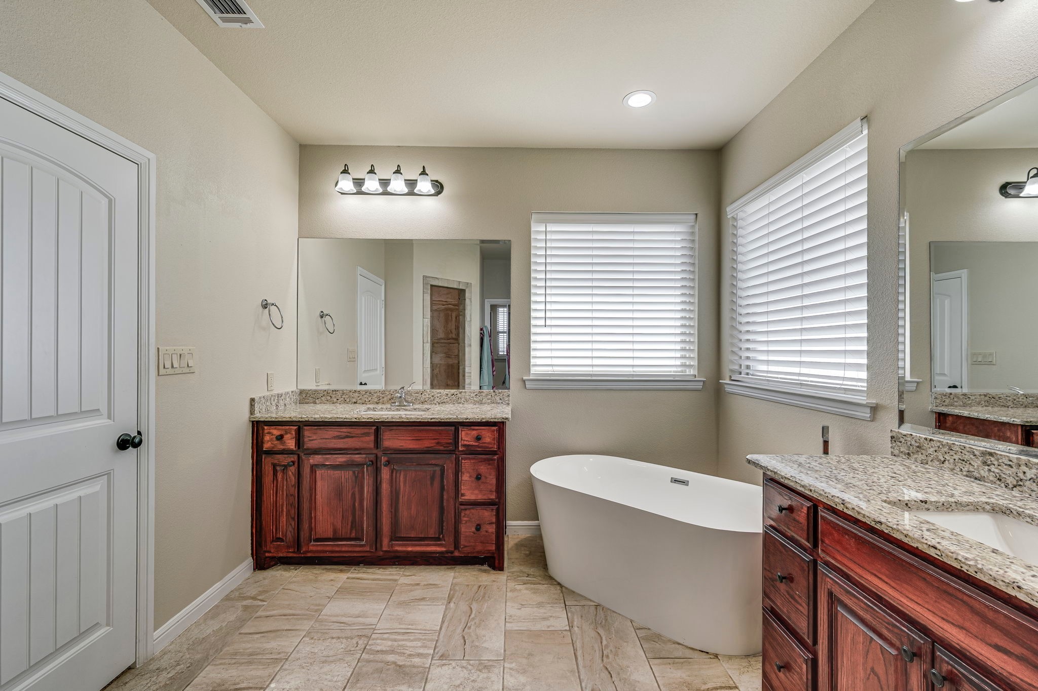 901 Hoyt Road Waxahachie TX 75167