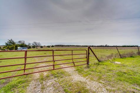 901 Hoyt Road Waxahachie TX 75167