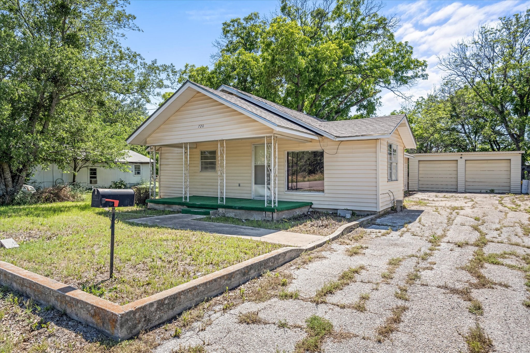 720 N Seaman Street Eastland TX 76448