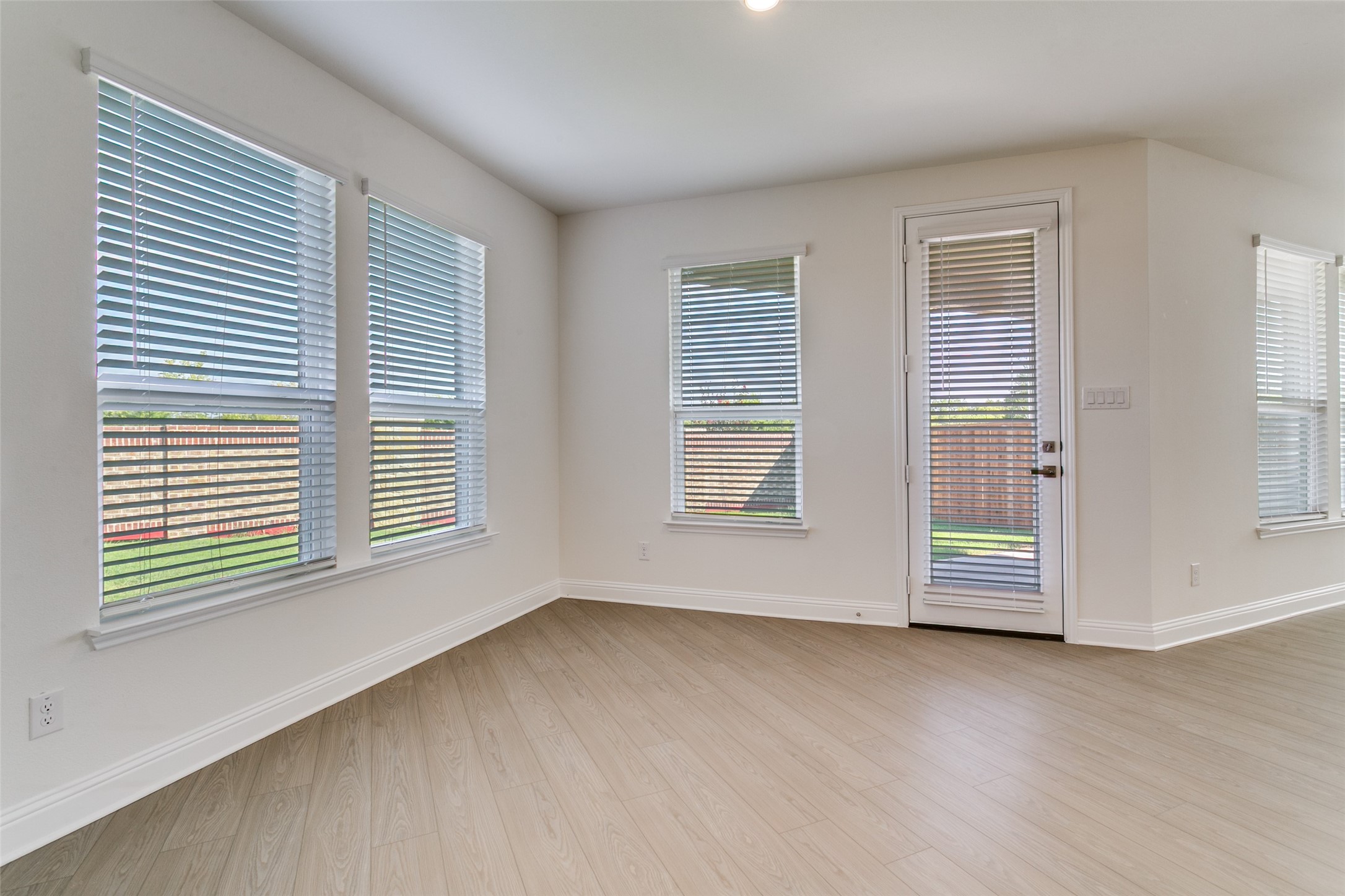 102 Hudson Lane Justin TX 76247