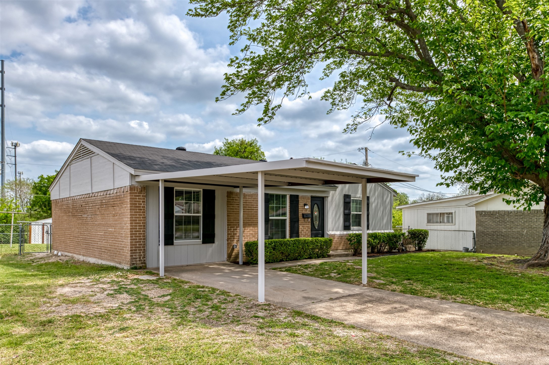 502 Davidson Drive Garland TX 75040