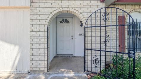 1107 Waverly Drive Arlington TX 76015
