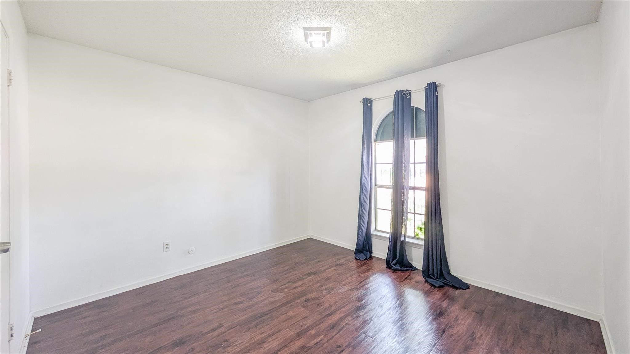 1107 Waverly Drive Arlington TX 76015
