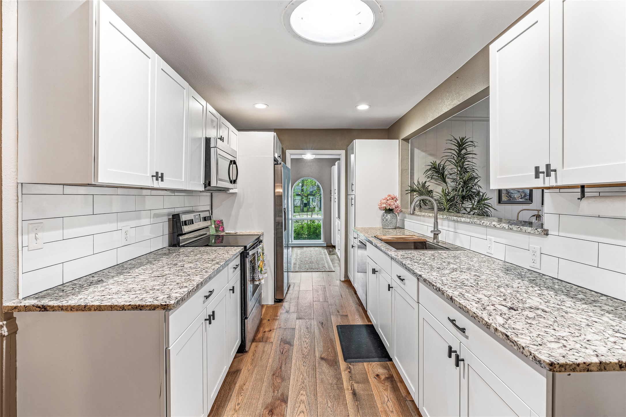 103 W Ash Euless TX 76039