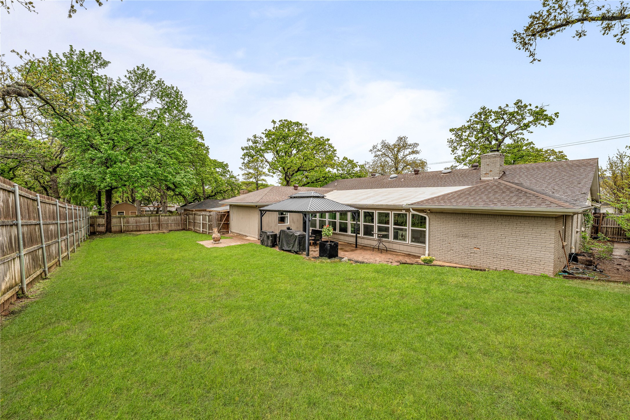 103 W Ash Euless TX 76039