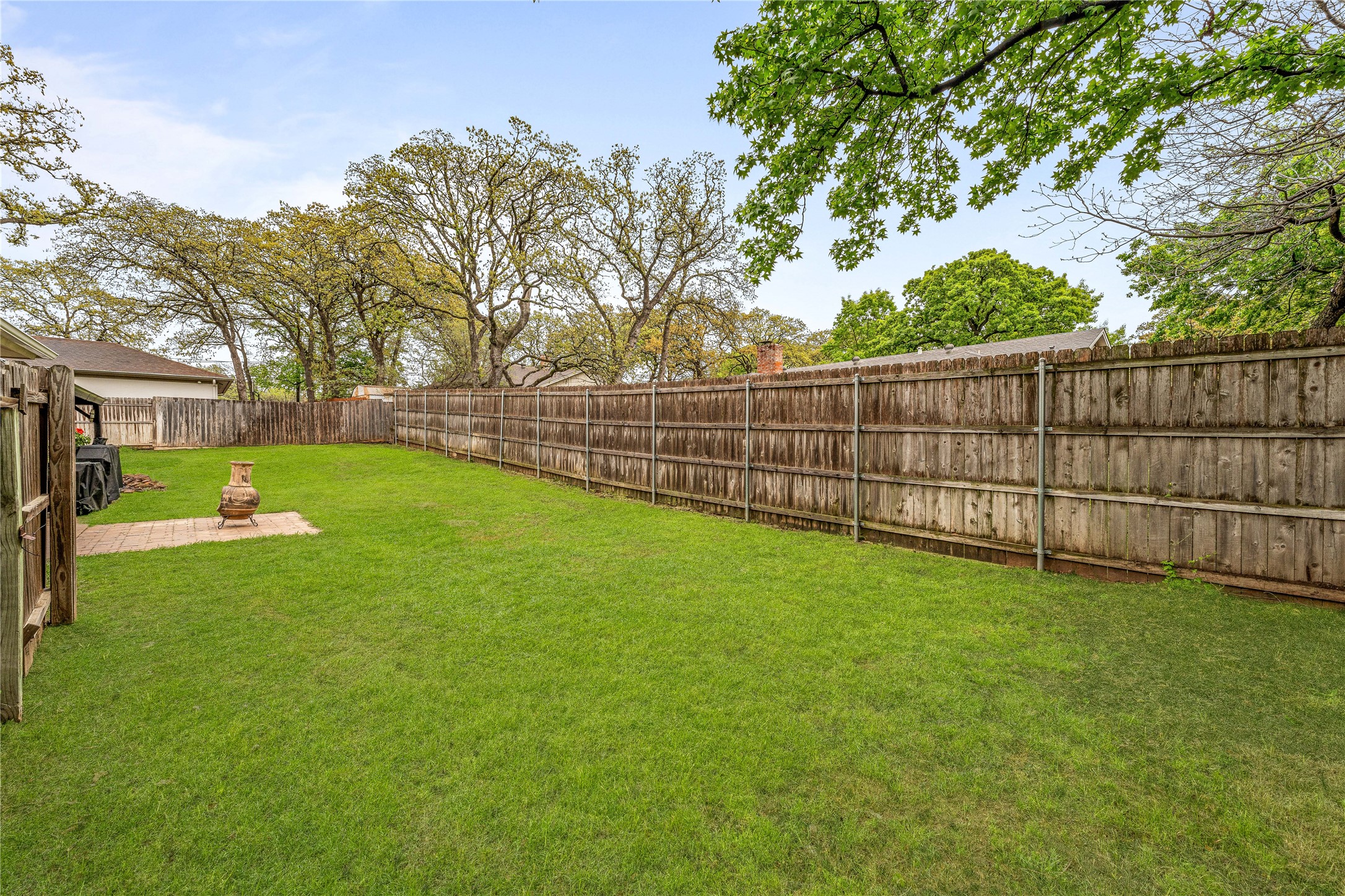 103 W Ash Euless TX 76039