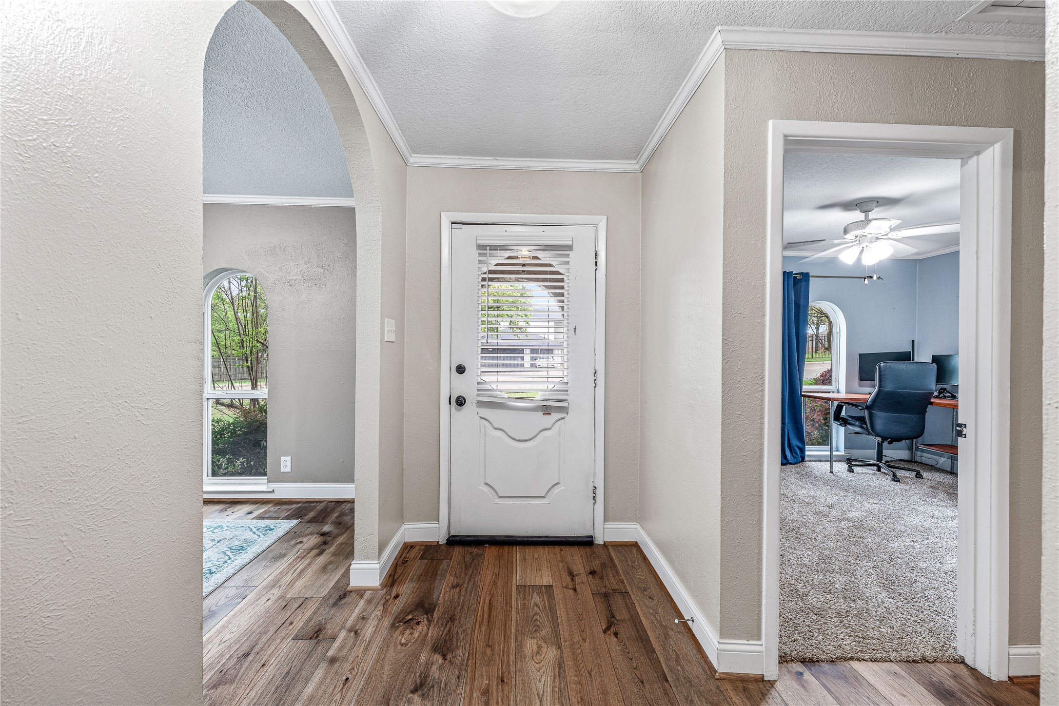 103 W Ash Euless TX 76039