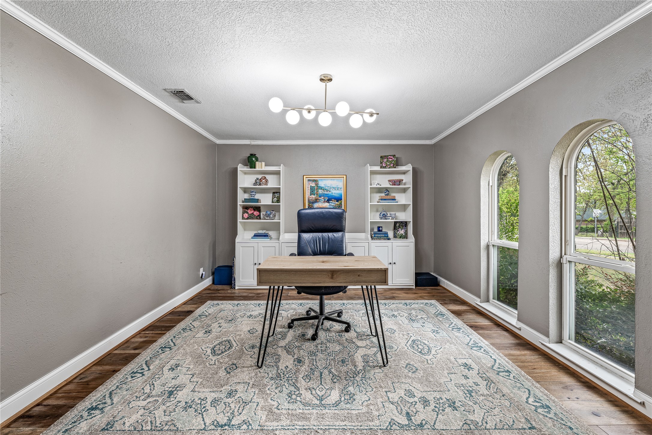 103 W Ash Euless TX 76039