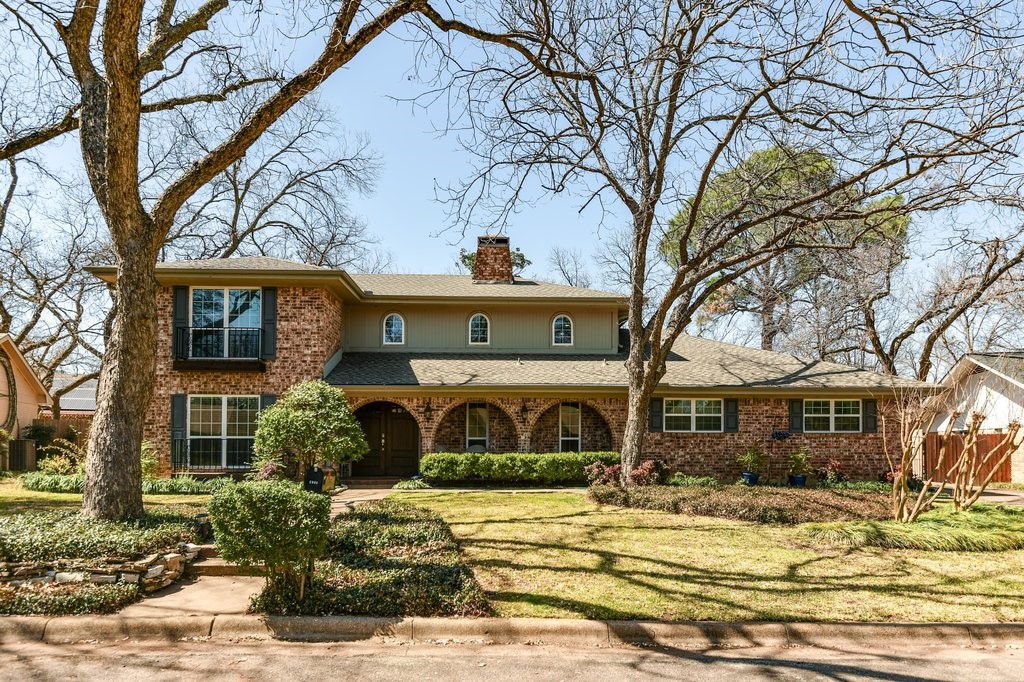 2906 Kircaldy Court Arlington TX 76015