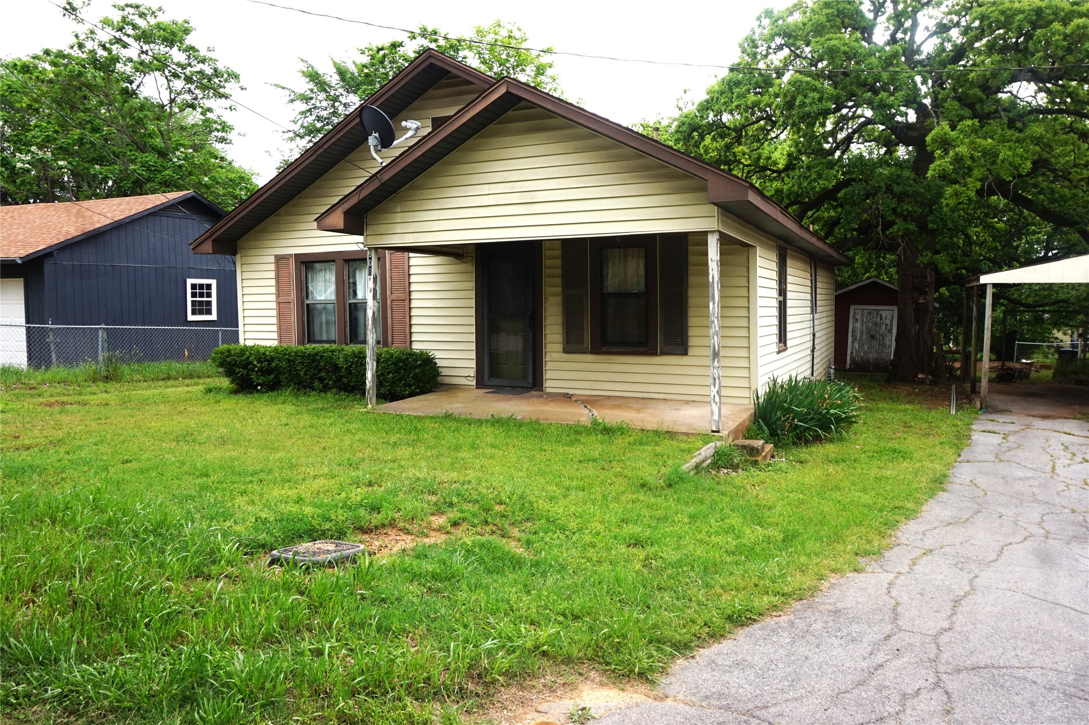 908 W Ford Street Denison TX 75020