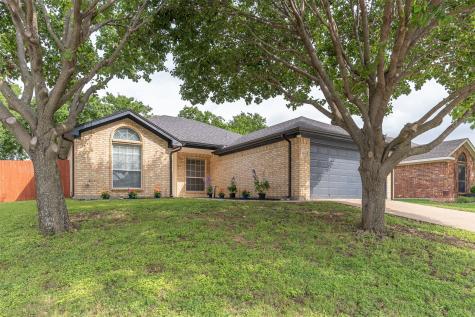 584 Tanglewood Drive Burleson TX 76028
