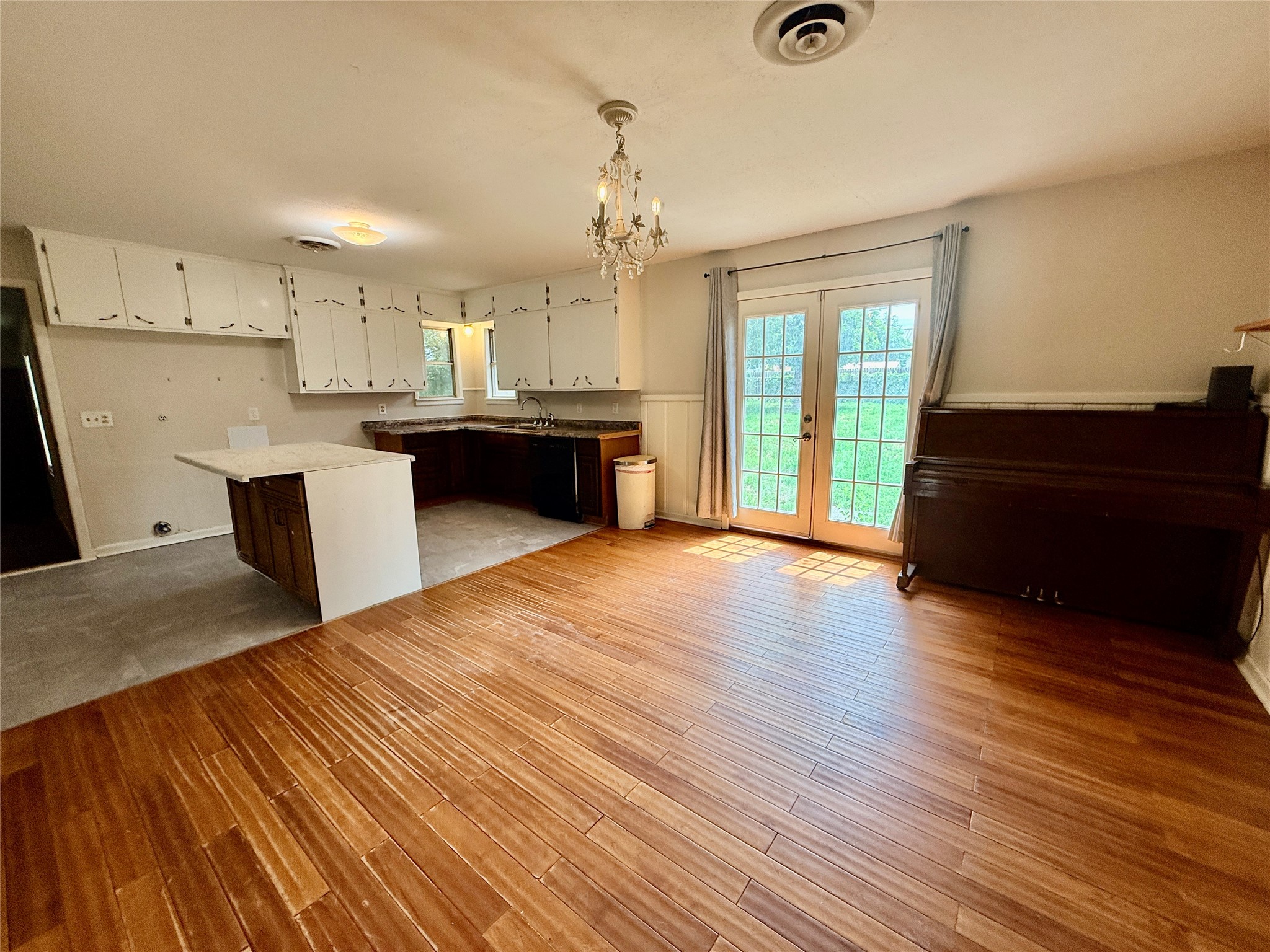 105 Ragland Street Graham TX 76450