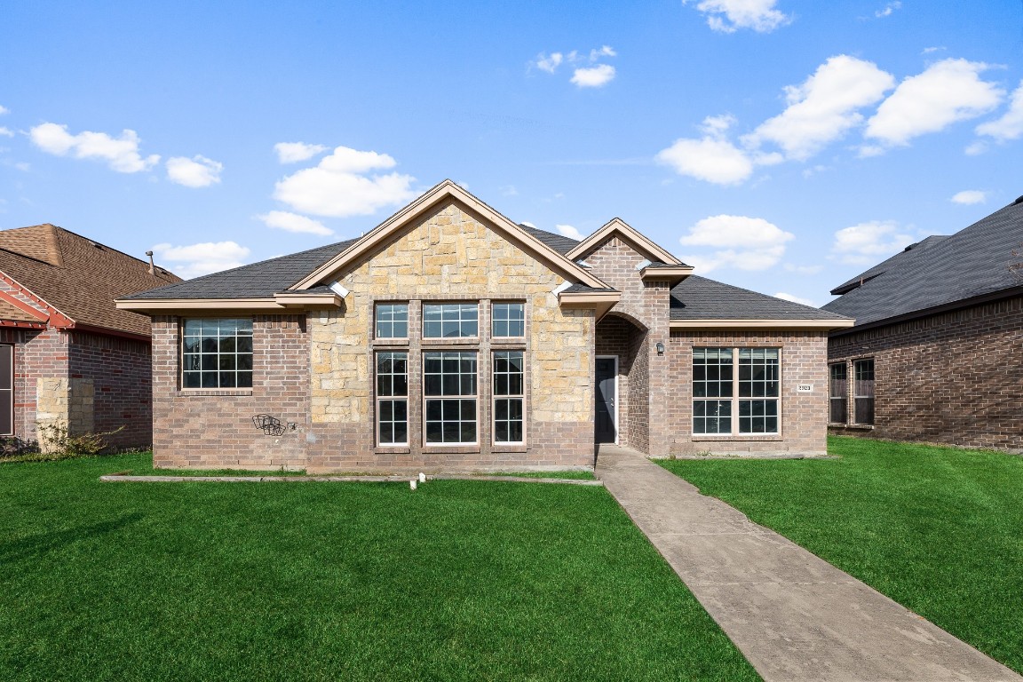 2923 Preston Trail Grand Prairie TX 75052