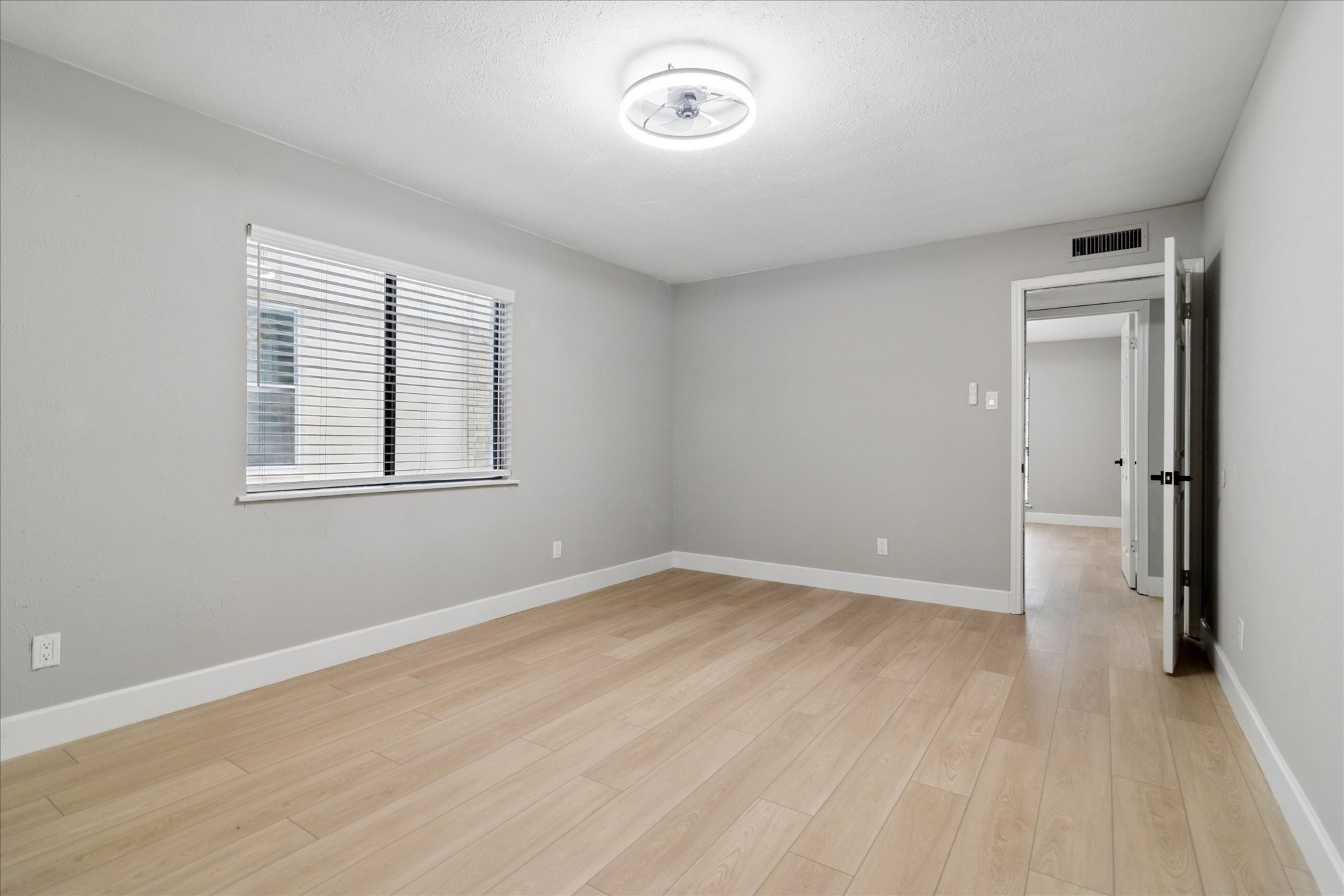 7426 Cloverglen Drive Dallas TX 75249