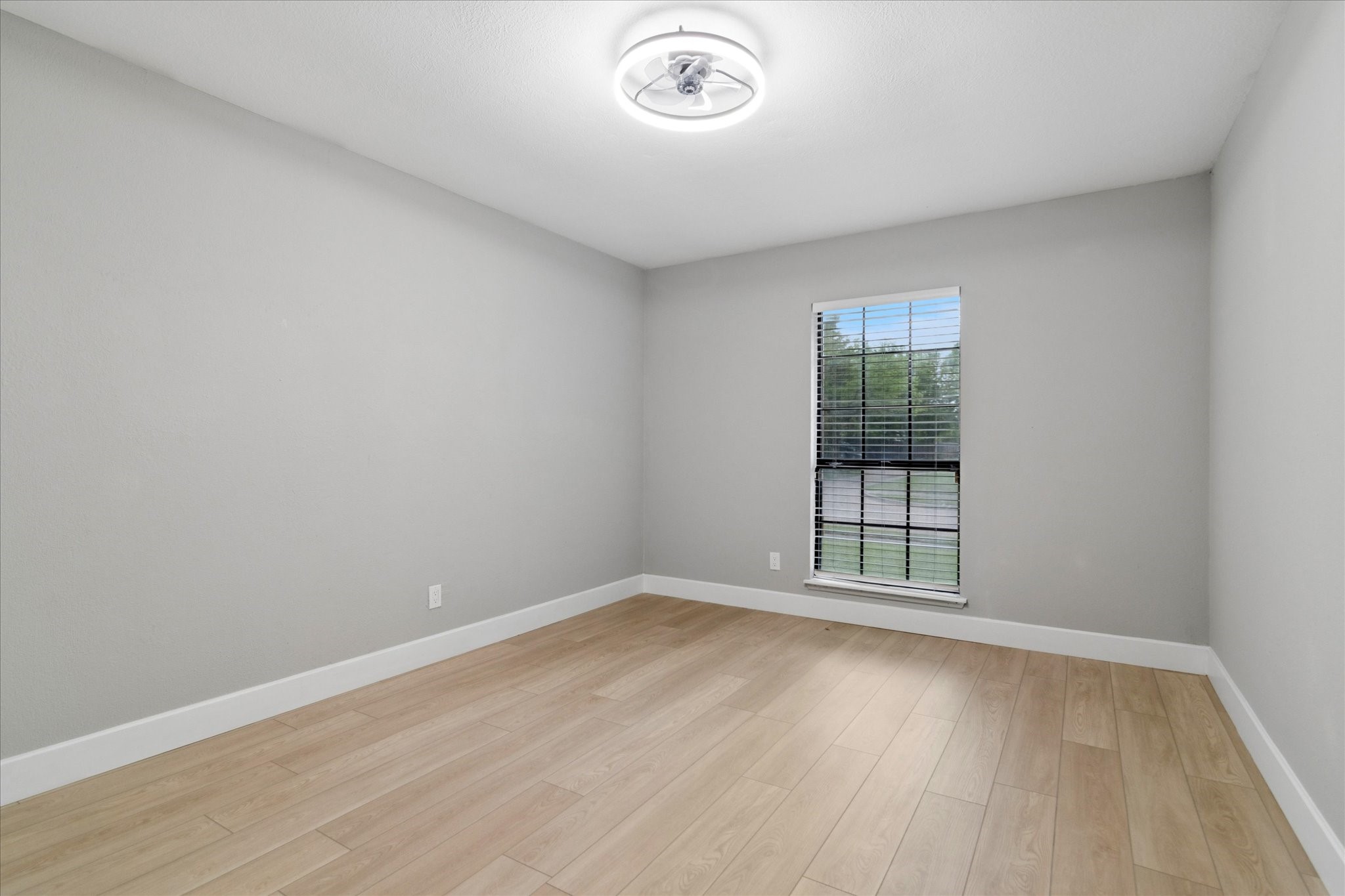 7426 Cloverglen Drive Dallas TX 75249