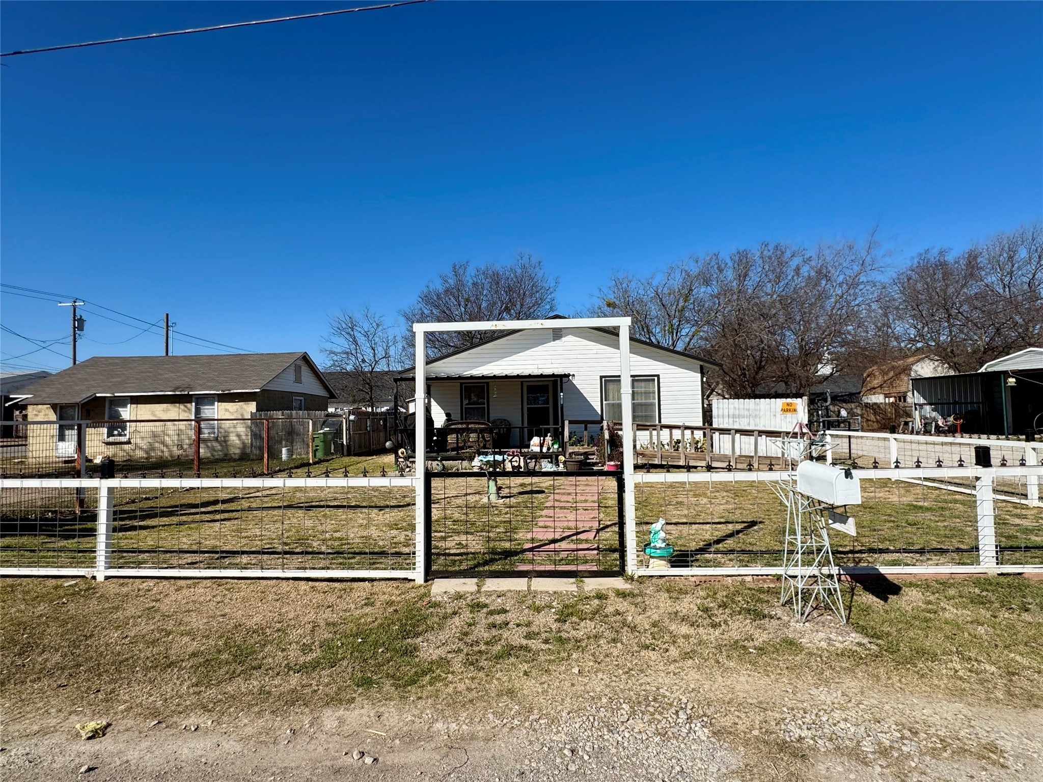 1100 SW 2nd Avenue Mineral Wells TX 76067