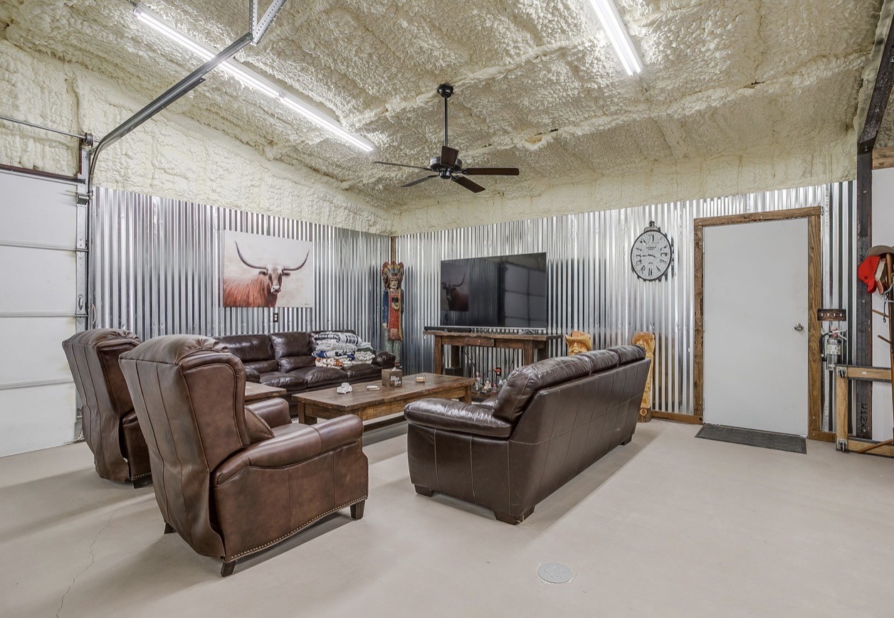 670 Loggins Trail Poolville TX 76487