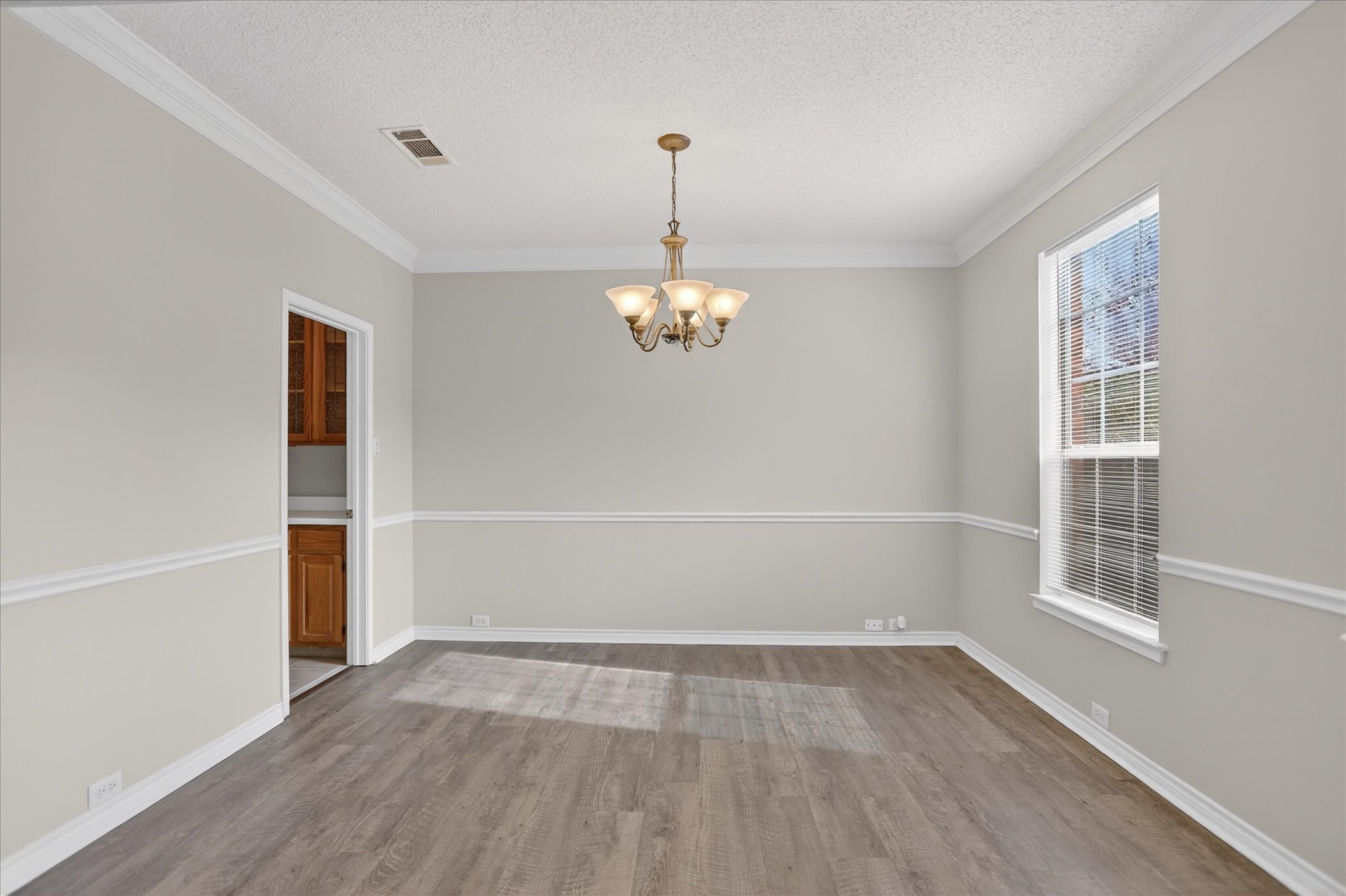 6114 Pinwood Circle Arlington TX 76001