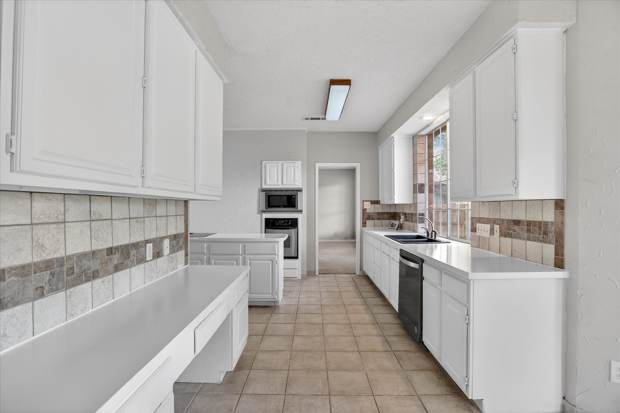 6114 Pinwood Circle Arlington TX 76001